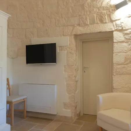 Trulli Cesare With Exclusive Pool Locorotondo