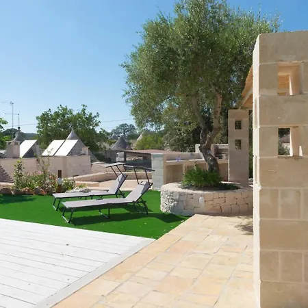 Trulli Cesare With Exclusive Pool Locorotondo